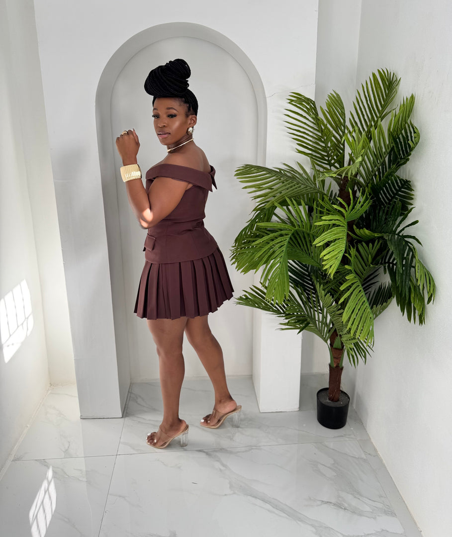 Haute' pleated skirt set